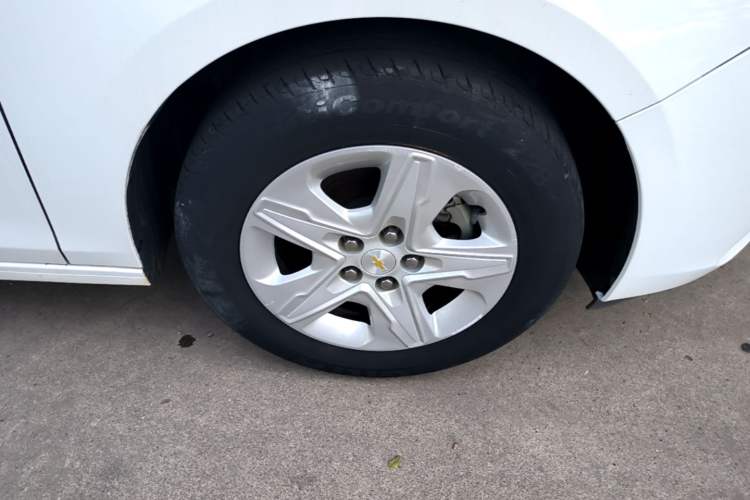Used Chevrolet Cavalier 2019 320 Automatic Enjoyment with Sunroof Right Front Wheel Hub
