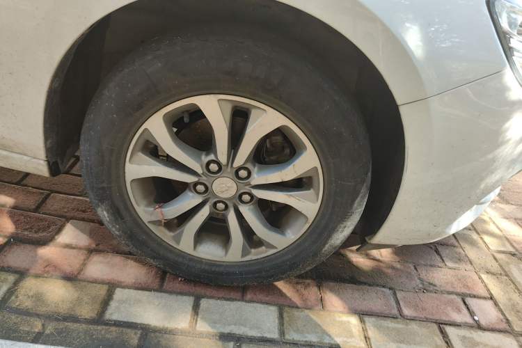 Used Chevrolet Cavalier 2019 320 Automatic Enjoyment with Sunroof Right Front Wheel Hub