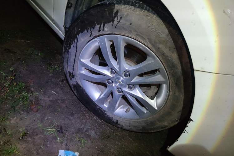 Used Chevrolet Cavalier 2019 320 Automatic Xinyue Edition Right Front Wheel Hub