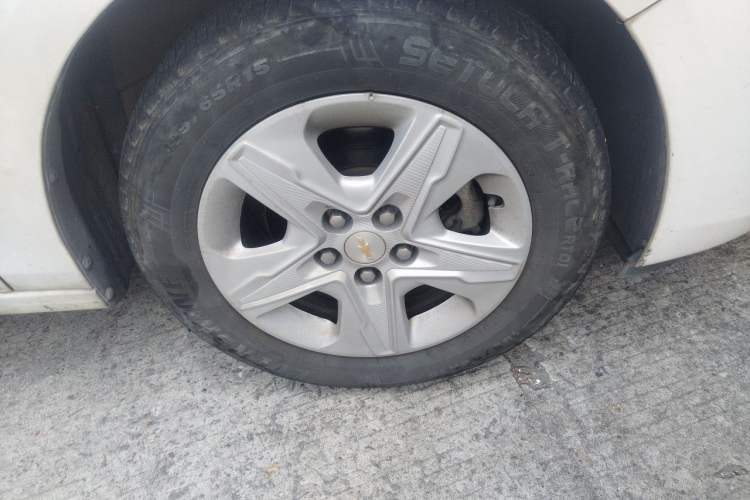 Used Chevrolet Cavalier 2019 320 Automatic Enjoyment with Sunroof Right Front Wheel Hub