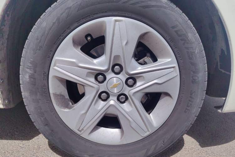 Used Chevrolet Cavalier 2019 320 Automatic Enjoyment with Sunroof Right Front Wheel Hub