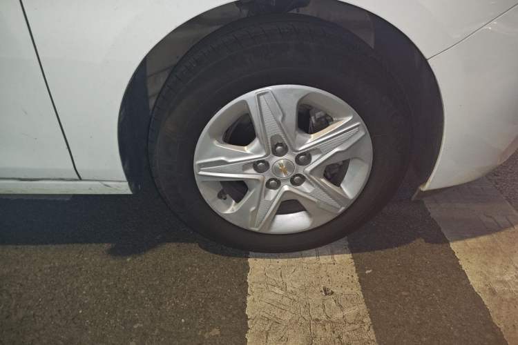 Used Chevrolet Cavalier 2019 320 Automatic Enjoyment with Sunroof Right Front Wheel Hub