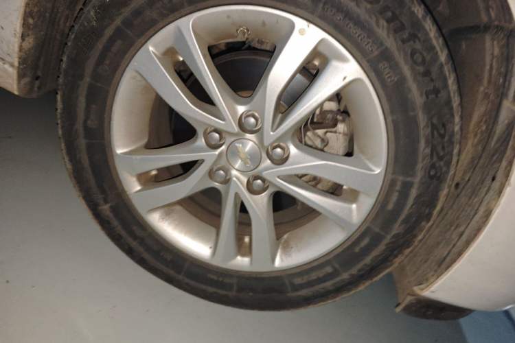 Used Chevrolet Cavalier 2019 320 Automatic Xinyue Edition Right Front Wheel Hub