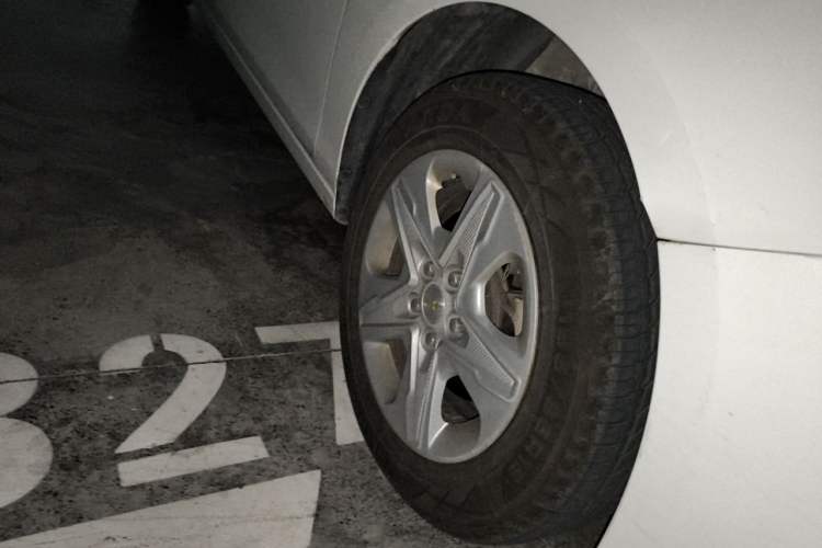 Used Chevrolet Cavalier 2019 320 Automatic Enjoyment with Sunroof Right Front Wheel Hub