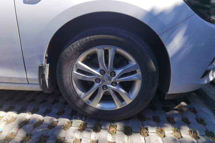 Used Chevrolet Cavalier 2019 320 Manual Xinyue Edition Right Front Wheel Hub