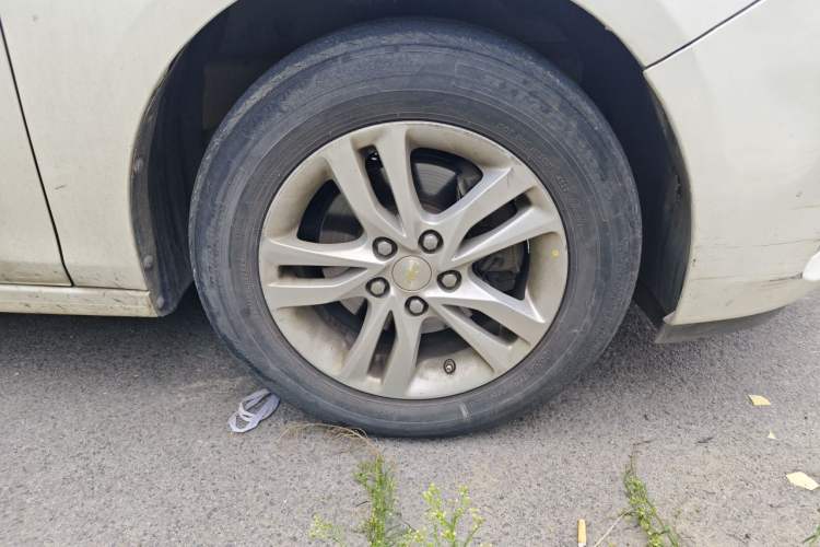 Used Chevrolet Cavalier 2019 320 Automatic Xinyue Edition Right Front Wheel Hub
