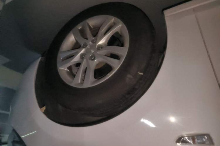 Used Chevrolet Cavalier 2019 320 Automatic Xinyue Edition Right Front Wheel Hub