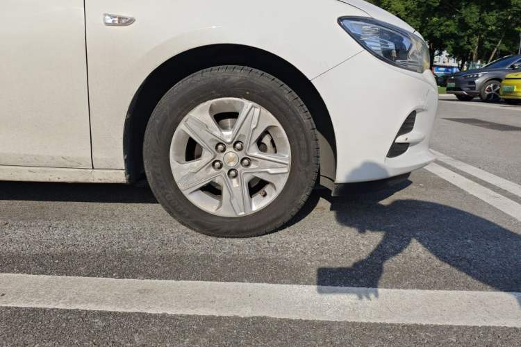 Used Chevrolet Cavalier 2019 320 Automatic Enjoyment with Sunroof Right Front Wheel Hub