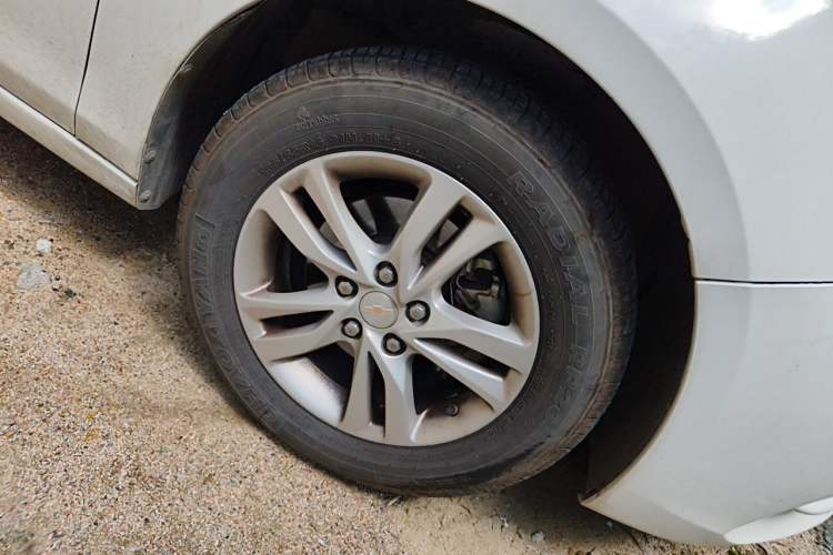 Used Chevrolet Cavalier 2019 320 Manual Xinyue Edition Right Front Wheel Hub