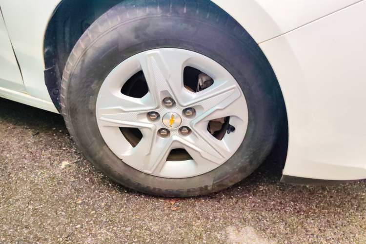 Used Chevrolet Cavalier 2019 320 Automatic Enjoyment with Sunroof Right Front Wheel Hub