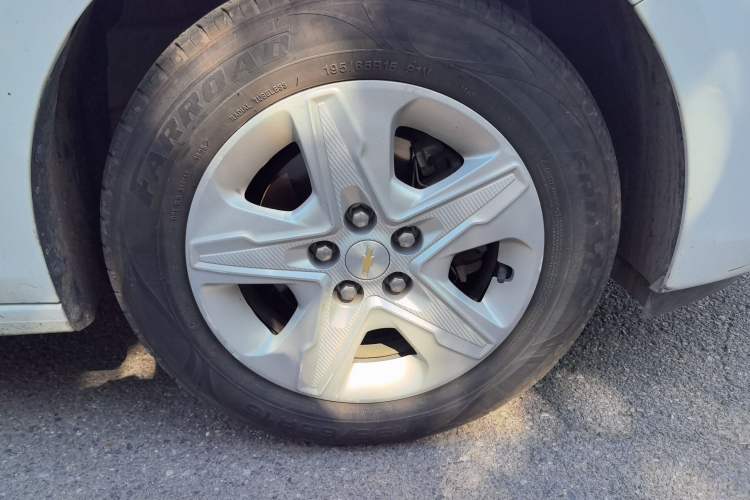 Used Chevrolet Cavalier 2019 320 Automatic Enjoyment with Sunroof Right Front Wheel Hub