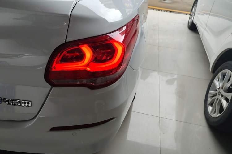 Used Chevrolet Cavalier 2019 320 Automatic Xinyue Edition Right Rear Taillight