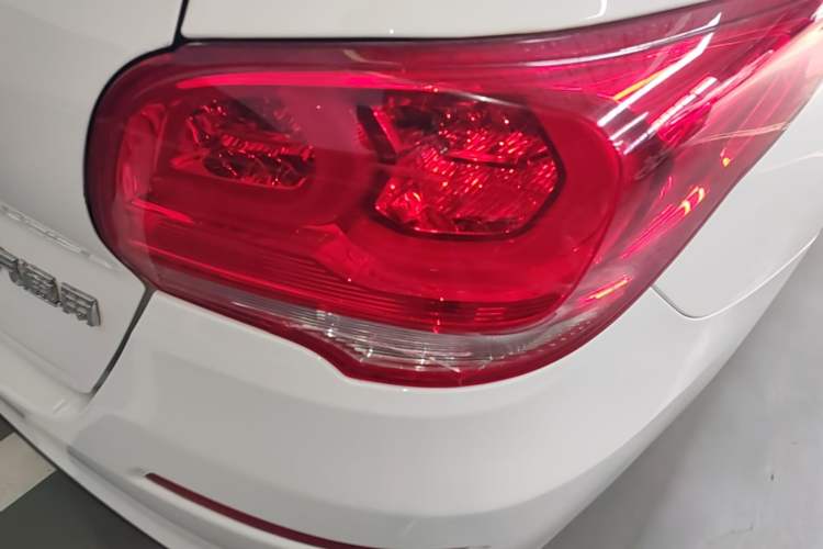 Used Chevrolet Cavalier 2019 320 Automatic Enjoyment with Sunroof Right Rear Taillight
