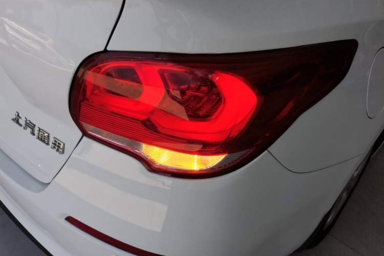 Used Chevrolet Cavalier 2019 320 Automatic Enjoyment with Sunroof Right Rear Taillight