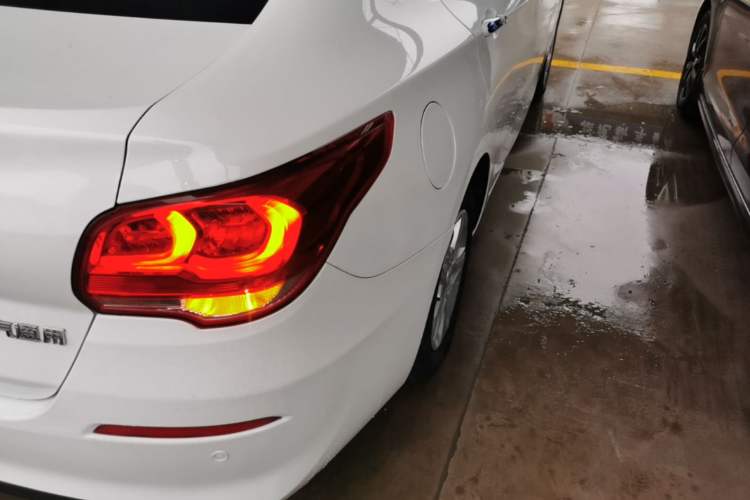 Used Chevrolet Cavalier 2019 320 Automatic Enjoyment with Sunroof Right Rear Taillight
