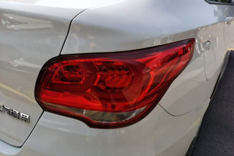 Used Chevrolet Cavalier 2019 320 Automatic Enjoyment with Sunroof Right Rear Taillight