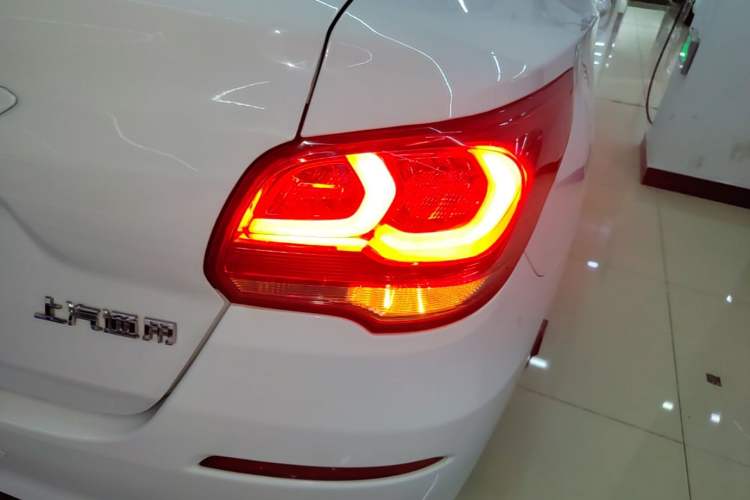 Used Chevrolet Cavalier 2019 320 Automatic Enjoyment with Sunroof Right Rear Taillight