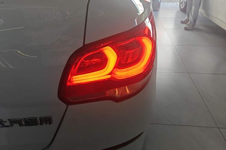 Used Chevrolet Cavalier 2019 320 Automatic Enjoyment with Sunroof Right Rear Taillight