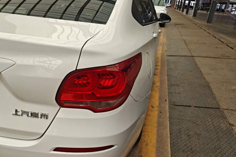 Used Chevrolet Cavalier 2019 320 Automatic Enjoyment with Sunroof Right Rear Taillight