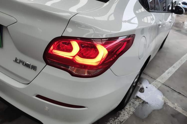 Used Chevrolet Cavalier 2019 320 Automatic Enjoyment with Sunroof Right Rear Taillight