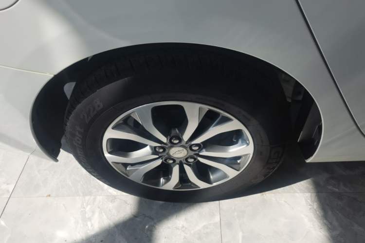 Used Chevrolet Cavalier 2019 320 Automatic Enjoyment with Sunroof Right Rear Wheel Hub