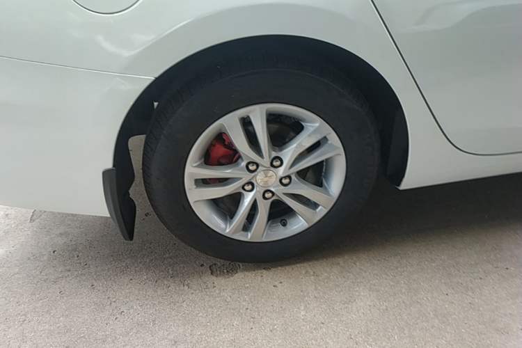 Used Chevrolet Cavalier 2019 320 Automatic Xinyue Edition Right Rear Wheel Hub