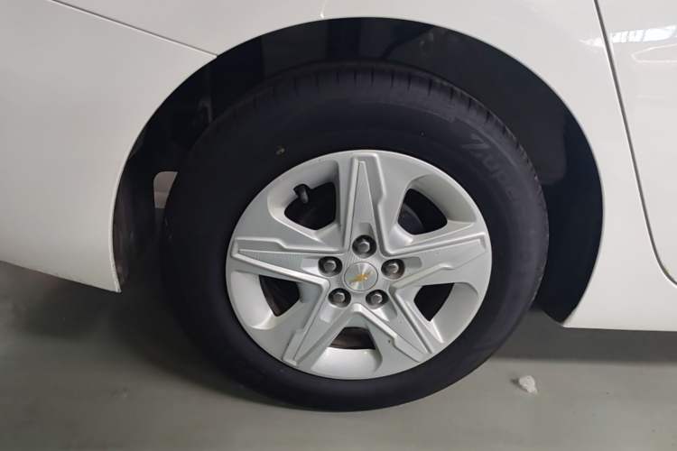 Used Chevrolet Cavalier 2019 320 Automatic Enjoyment with Sunroof Right Rear Wheel Hub