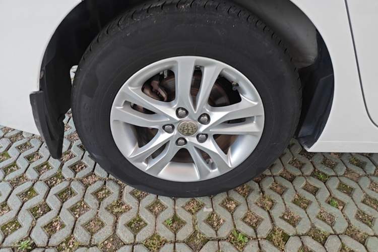 Used Chevrolet Cavalier 2019 320 Automatic Xinyue Edition Right Rear Wheel Hub