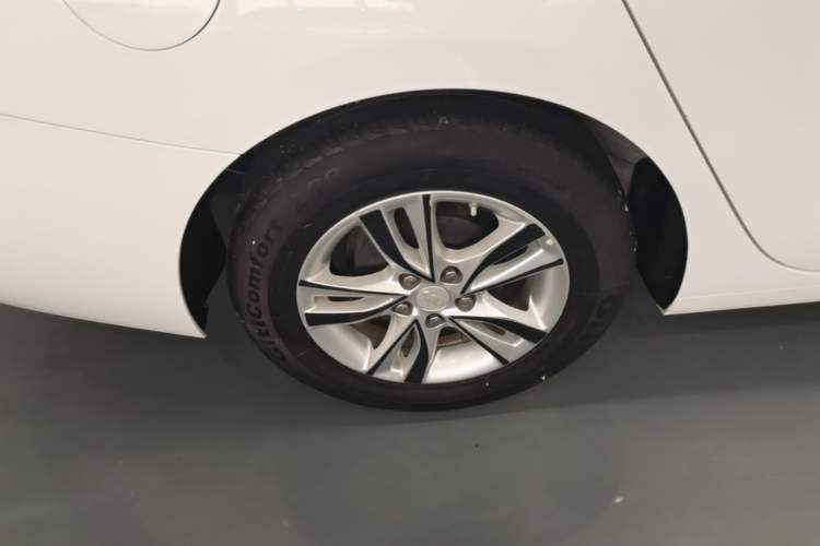 Used Chevrolet Cavalier 2019 320 Automatic Enjoyment with Sunroof Right Rear Wheel Hub