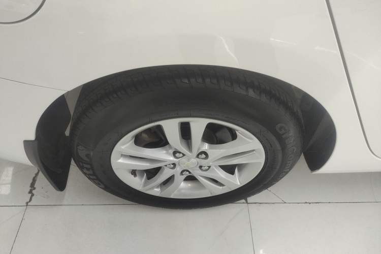 Used Chevrolet Cavalier 2019 320 Automatic Xinyue Edition Right Rear Wheel Hub