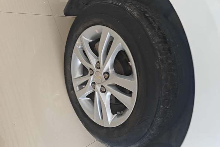 Used Chevrolet Cavalier 2019 320 Automatic Xinyue Edition Right Rear Wheel Hub