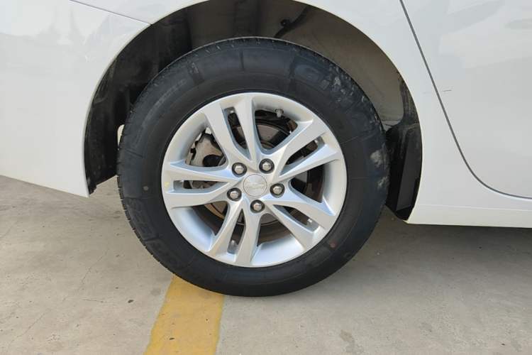 Used Chevrolet Cavalier 2019 320 Manual Xinyue Edition Right Rear Wheel Hub