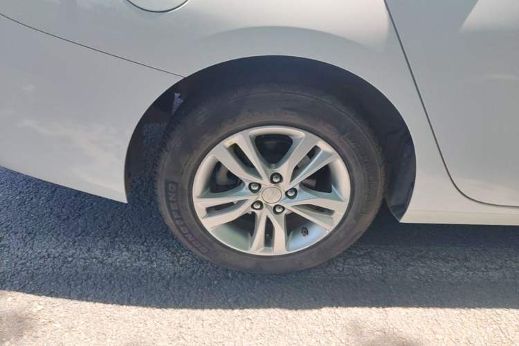 Used Chevrolet Cavalier 2019 320 Automatic Xinyue Edition Right Rear Wheel Hub