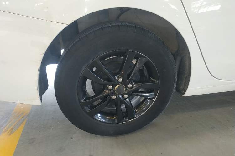 Used Chevrolet Cavalier 2019 320 Automatic Enjoyment with Sunroof Right Rear Wheel Hub