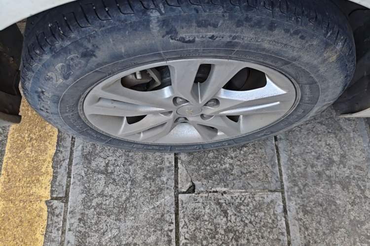 Used Chevrolet Cavalier 2019 320 Automatic Xinyue Edition Right Rear Wheel Hub