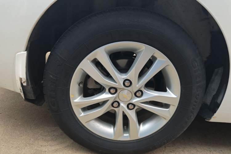 Used Chevrolet Cavalier 2019 320 Automatic Xinyue Edition Right Rear Wheel Hub
