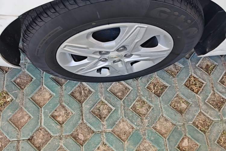 Used Chevrolet Cavalier 2019 320 Automatic Enjoyment with Sunroof Right Rear Wheel Hub