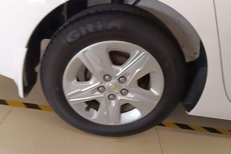 Used Chevrolet Cavalier 2019 320 Automatic Enjoyment with Sunroof Right Rear Wheel Hub