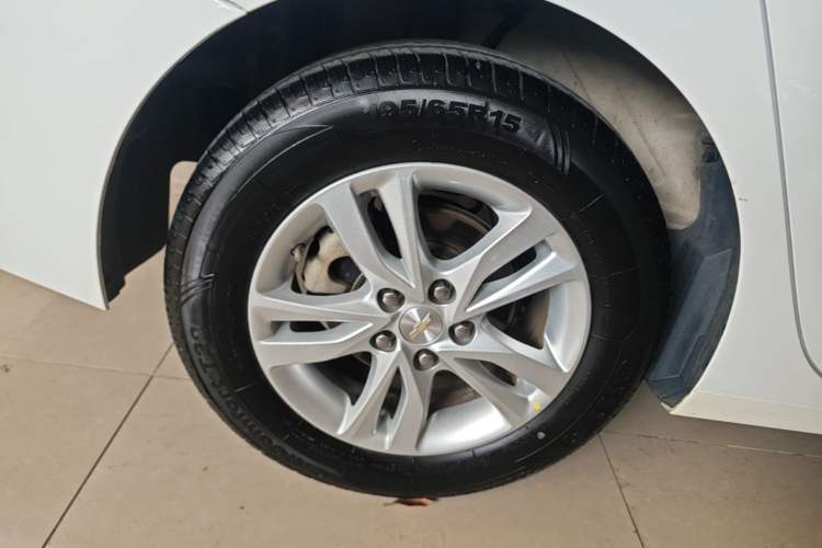 Used Chevrolet Cavalier 2019 320 Automatic Xinyue Edition Right Rear Wheel Hub