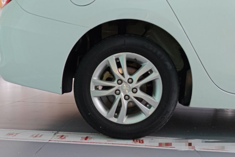 Used Chevrolet Cavalier 2019 320 Automatic Xinyue Edition Right Rear Wheel Hub