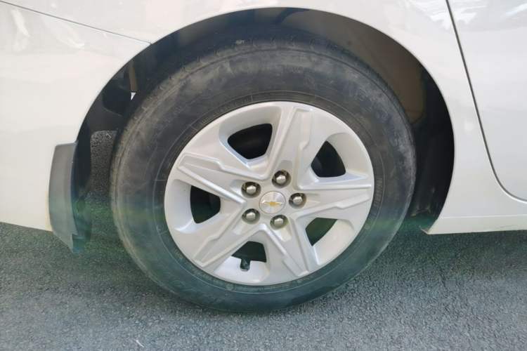 Used Chevrolet Cavalier 2019 320 Automatic Enjoyment with Sunroof Right Rear Wheel Hub