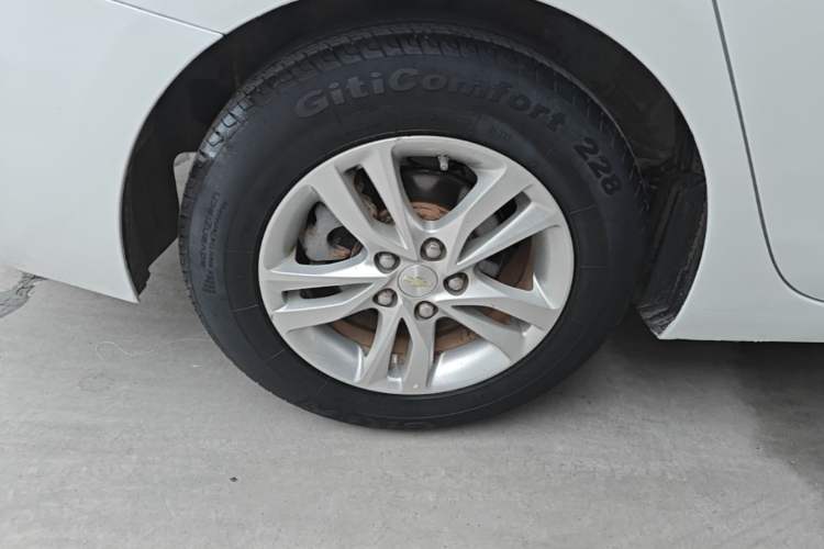 Used Chevrolet Cavalier 2019 320 Automatic Xinyue Edition Right Rear Wheel Hub