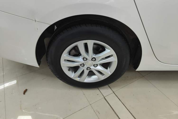 Used Chevrolet Cavalier 2019 320 Automatic Xinyue Edition Right Rear Wheel Hub