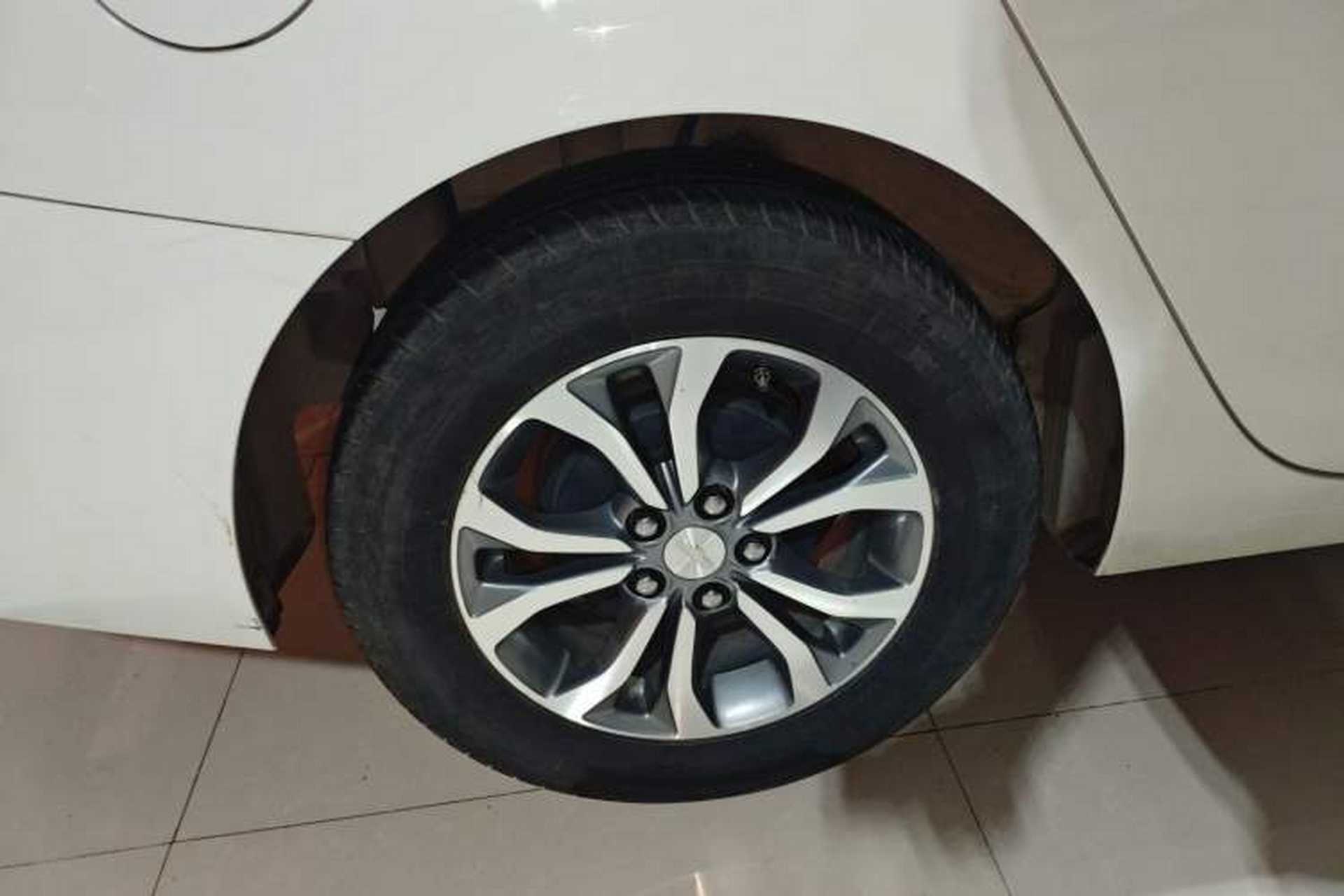 Used Chevrolet Cavalier 2019 320 Automatic Enjoyment with Sunroof Right Rear Wheel Hub