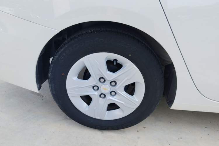 Used Chevrolet Cavalier 2019 320 Automatic Enjoyment with Sunroof Right Rear Wheel Hub