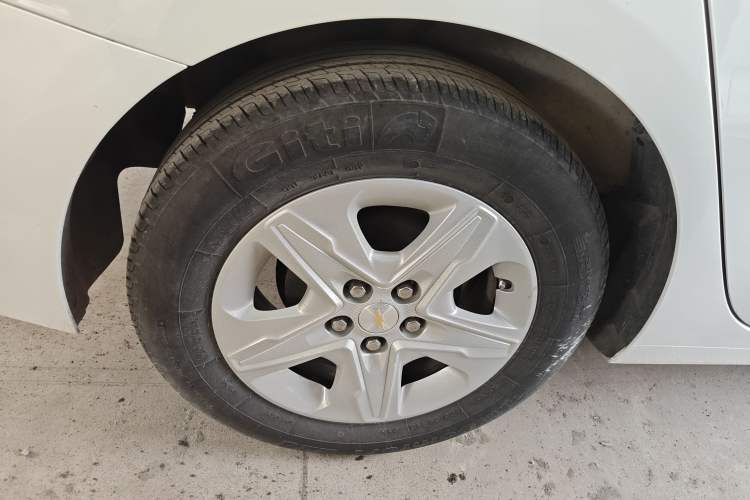 Used Chevrolet Cavalier 2019 320 Automatic Enjoyment with Sunroof Right Rear Wheel Hub