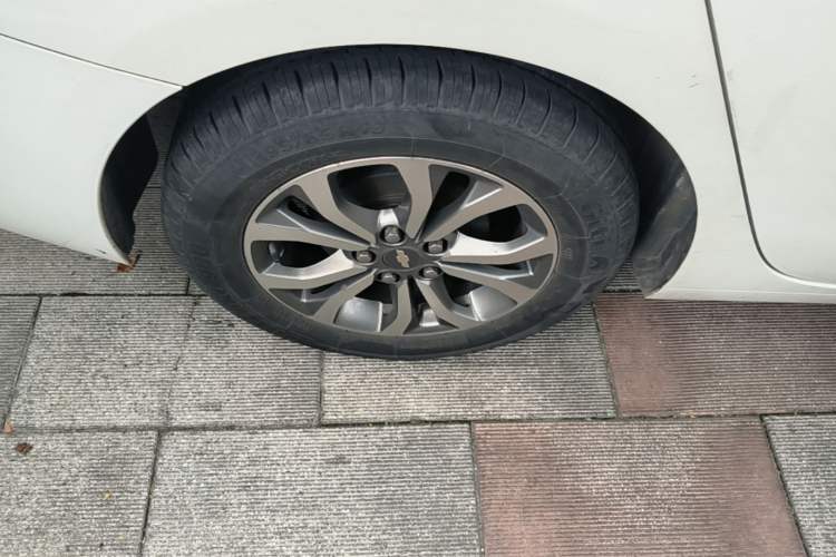 Used Chevrolet Cavalier 2019 320 Automatic Enjoyment with Sunroof Right Rear Wheel Hub