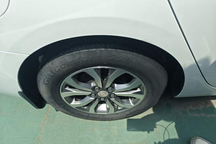 Used Chevrolet Cavalier 2019 320 Automatic Enjoyment with Sunroof Right Rear Wheel Hub