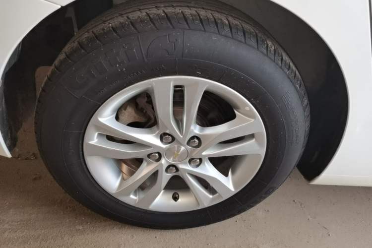 Used Chevrolet Cavalier 2019 320 Manual Xinyue Edition Right Rear Wheel Hub