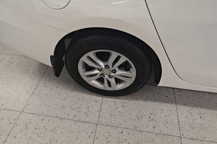 Used Chevrolet Cavalier 2019 320 Automatic Xinyue Edition Right Rear Wheel Hub